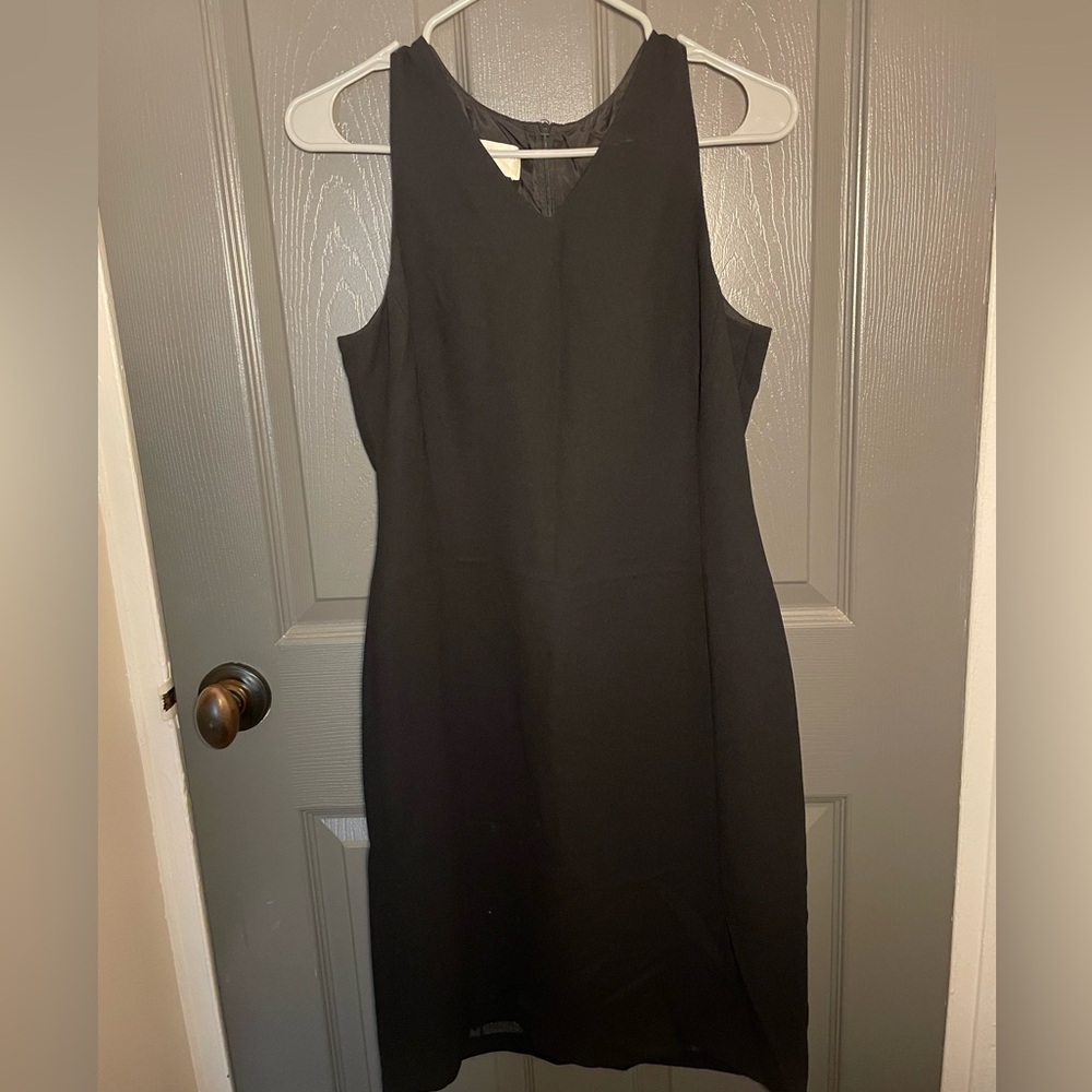 Preloved Jones New York Classic, Sophisticated Little Black Dress - size 4